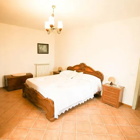 Rurale Nei Pressi Castello Nyaraló
