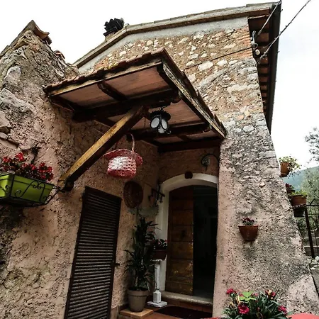 Rurale Nei Pressi Castello Nyaraló