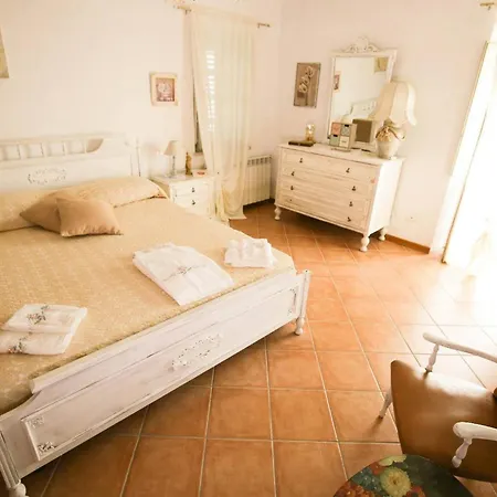 Rurale Nei Pressi Castello