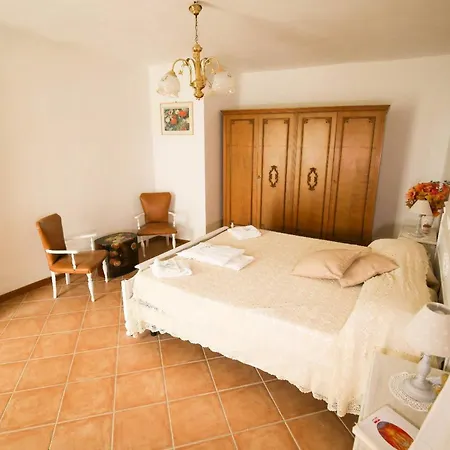 Rurale Nei Pressi Castello Nyaraló Campello sul Clitunno