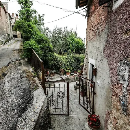 Rurale Nei Pressi Castello Nyaraló