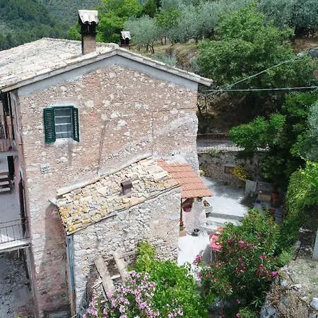 Rurale Nei Pressi Castello Nyaraló Campello sul Clitunno