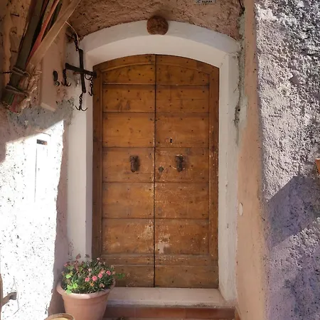 Rurale Nei Pressi Castello Nyaraló